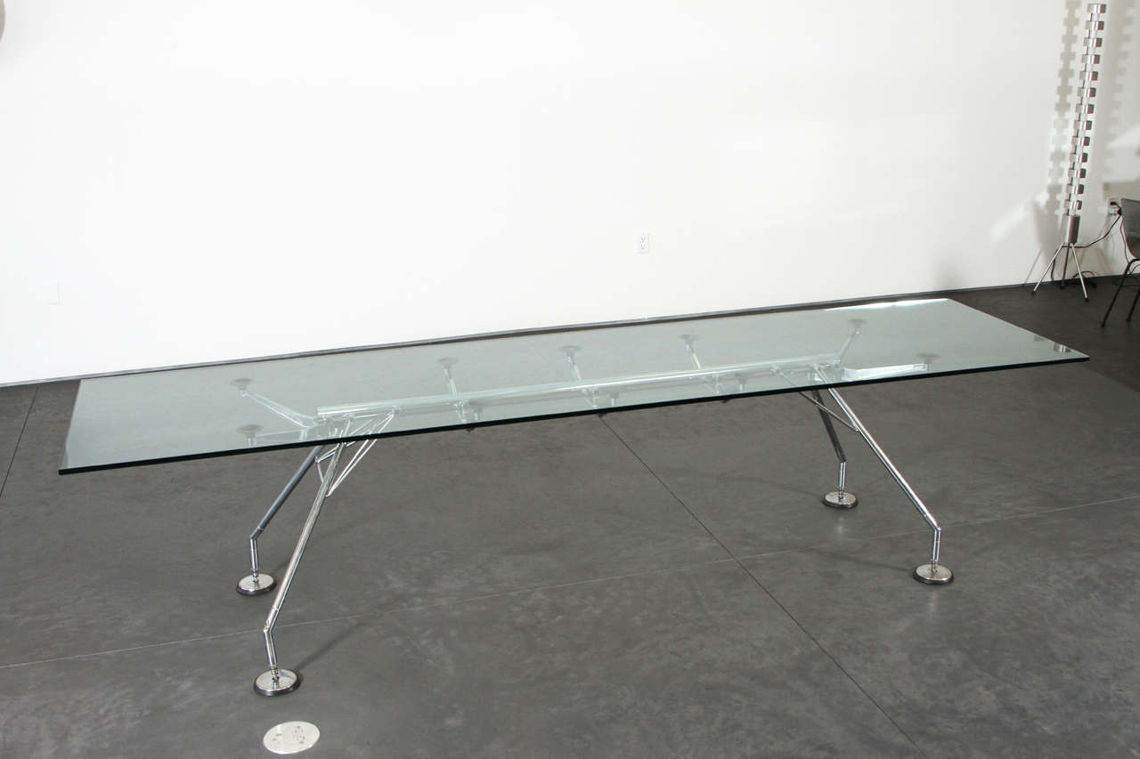 Minimaliste Table Nomos des années 1980 par Norman Foster pour Techno en vente